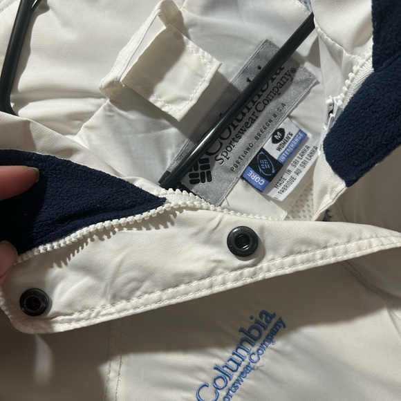 Columbia White and Blue Outdoor Jacket - Picture 9 of 11